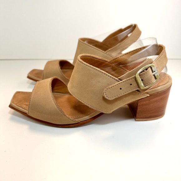 Adelante The Serena Heeled Sandal in Oatmeal, Size 8 - Picture 5 of 16